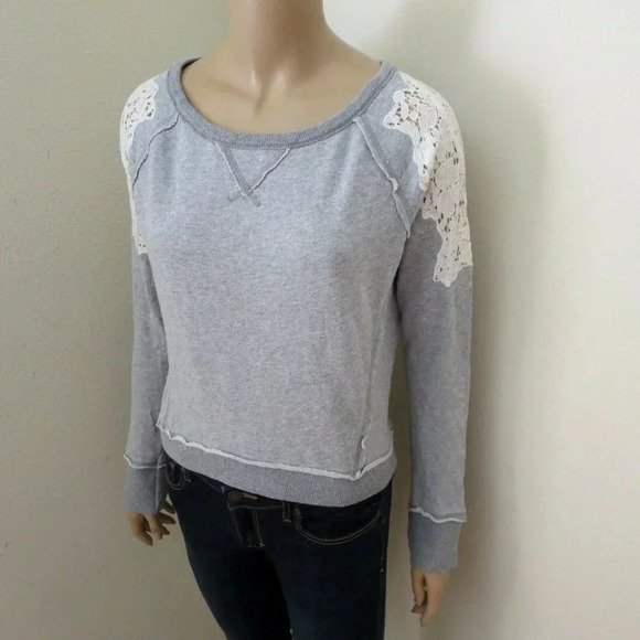 Free People Crochet Lace Shoulder Sweater Size XS - Picture 2 of 7